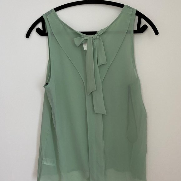 Green chiffon top, Size medium - Picture 2 of 4